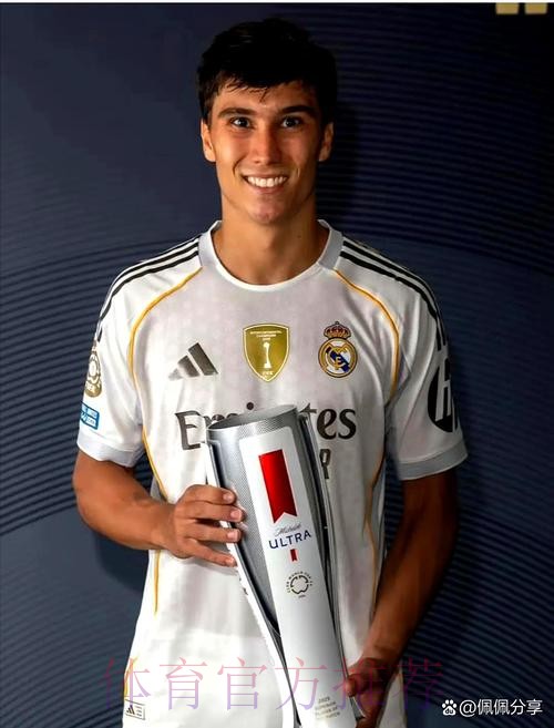 马卡:贡萨洛未得皇马将近分配 面临2选1抉择 马卡:贡萨洛未得皇马将近分配 面临2选1抉择