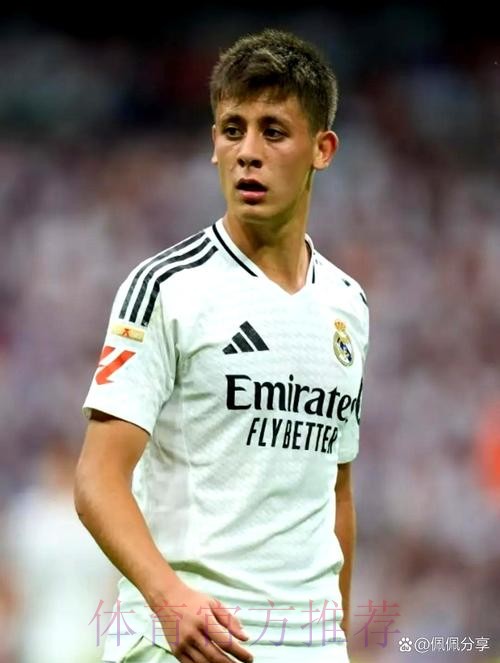 马卡:贡萨洛未得皇马将近分配 面临2选1抉择 马卡:贡萨洛未得皇马将近分配 面临2选1抉择